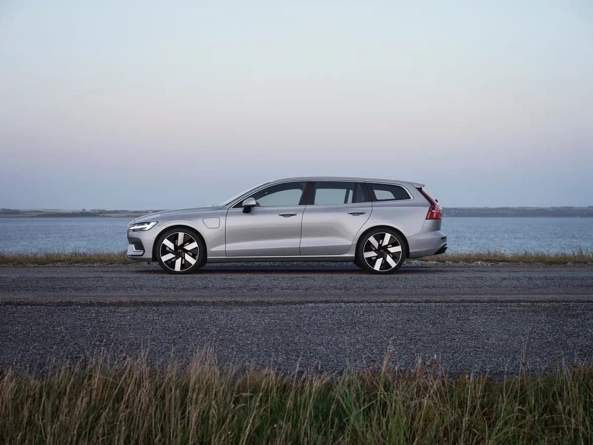 2026 Volvo V60 Recharge Plug-In Hybrid